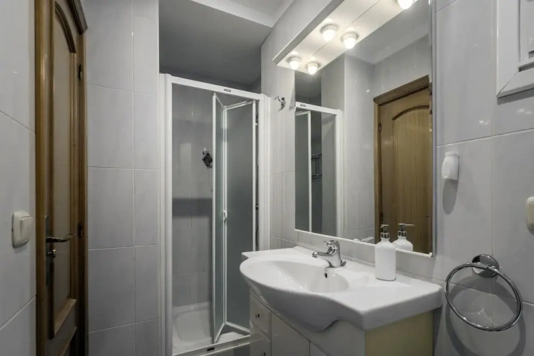 3 Bedrooms Apartment beachfront
