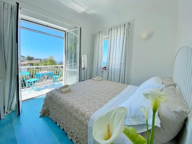 Standard Triple room with balcony