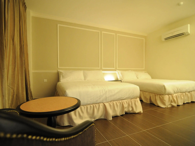 Luscious Hotel