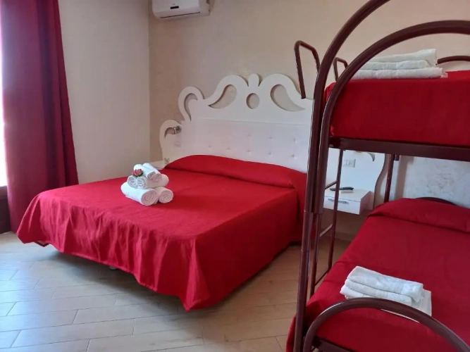 Deluxe Quadruple room