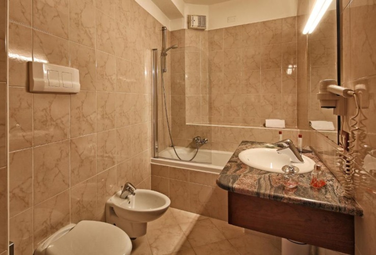 Standard Double room with city view