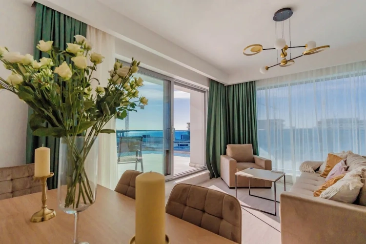 2 Bedrooms Deluxe Penthouse room with balcony and with partial sea view
