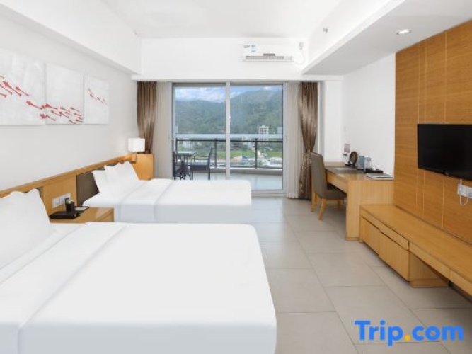 Superior Twin room with garden view