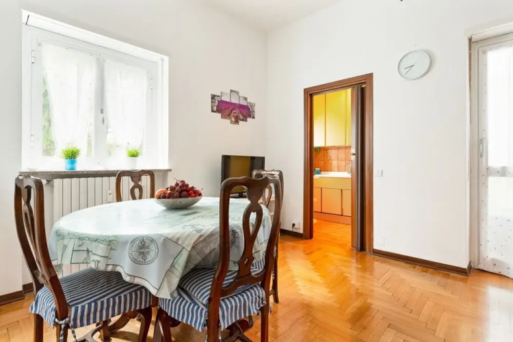Bright Flat With Shared Garden