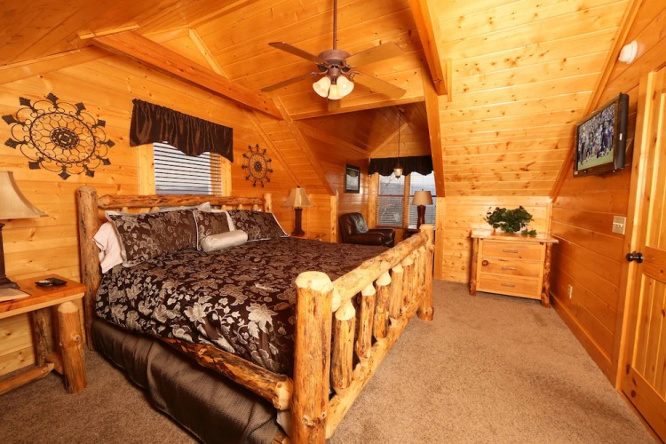 Wavyleaf Retreat - Four Bedroom Cabin