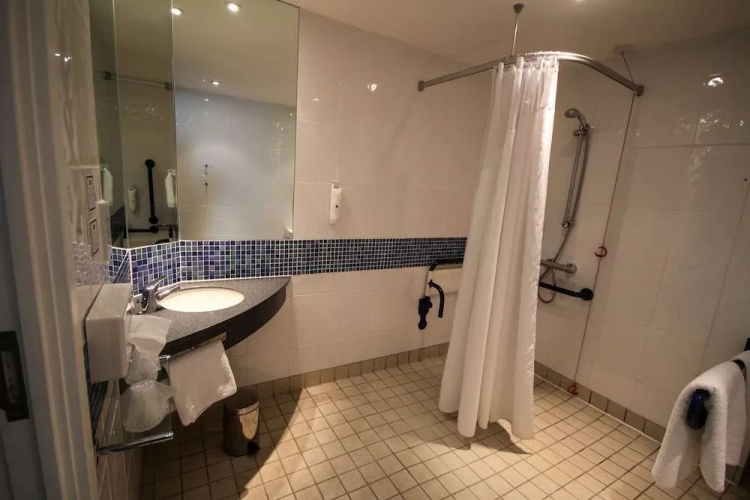 Holiday Inn Express Doncaster photo 10