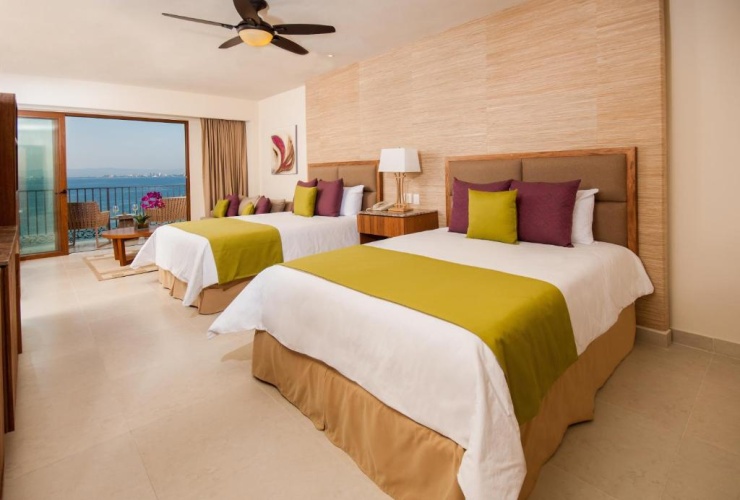 Almar Deluxe Suite with ocean view