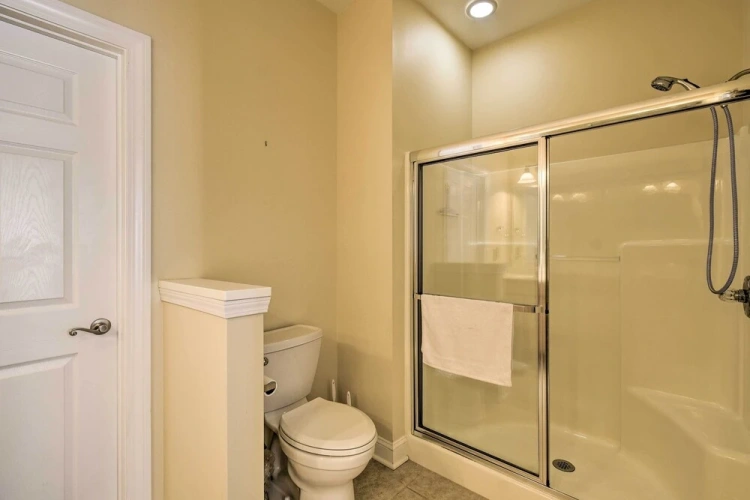 3 Bedrooms Apartment
