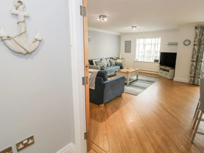 Apartment 6