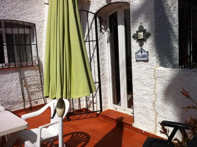 2 Bedrooms Cottage