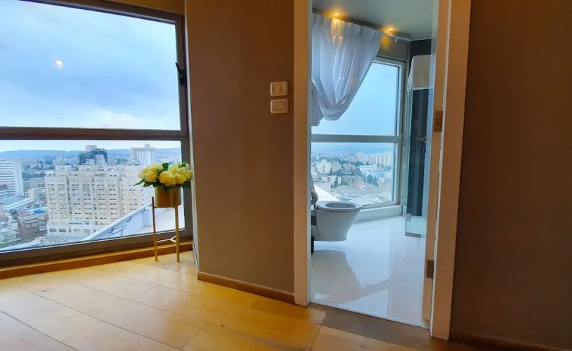Superior Quadruple room with city view
