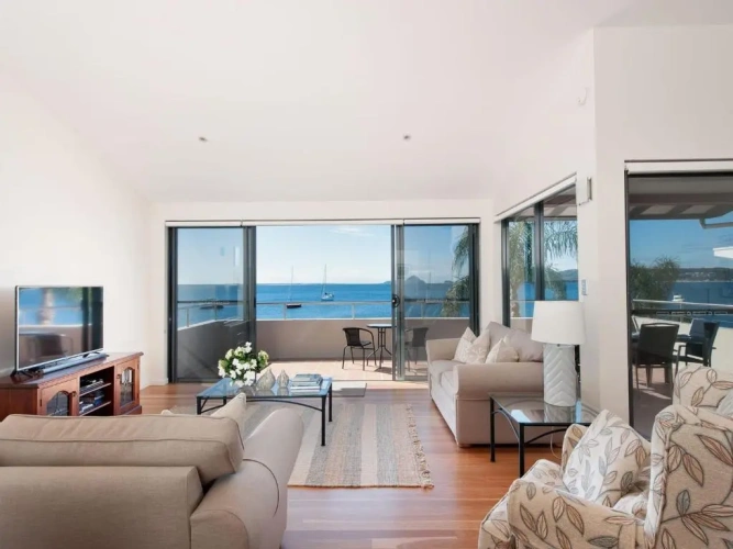 3 Bedrooms Apartment