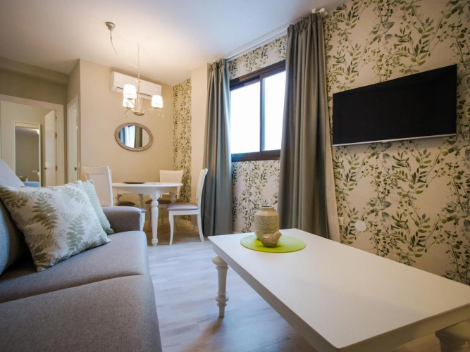 1 bed Superior Holidays2Malaga