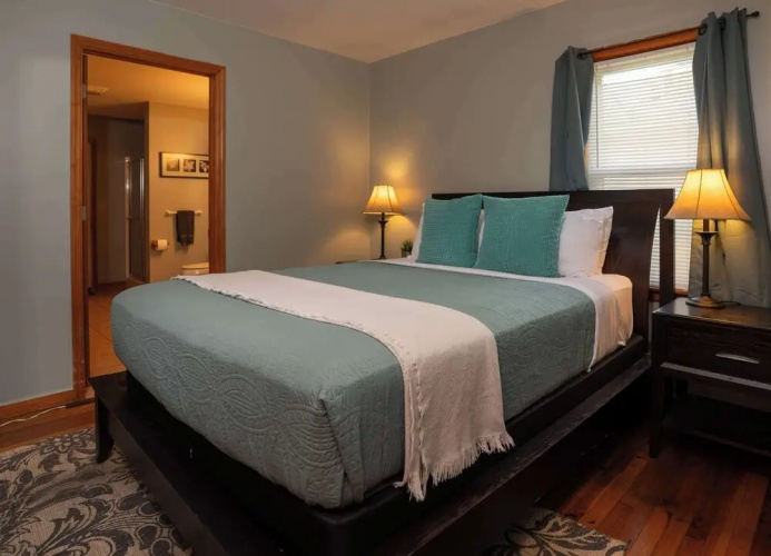 Cozy Corner House Stay for 7