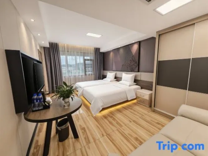 Superior Twin Suite with view