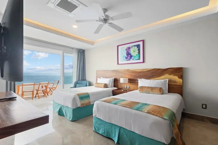 Blue Horizon Luxury Condo