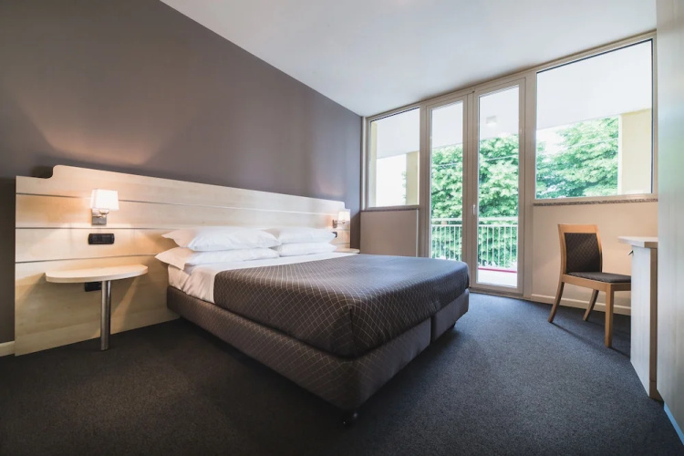 Hotel Giallo