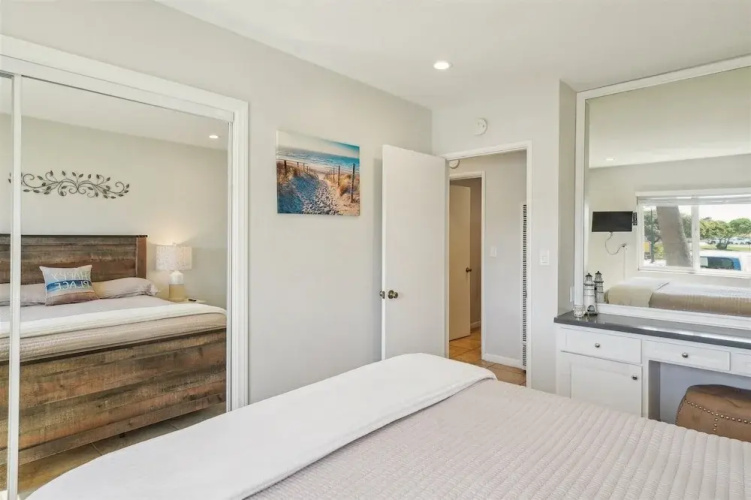 Beautiful 2 Bed Beach Condo #104 2 Bedroom Condo by RedAwning