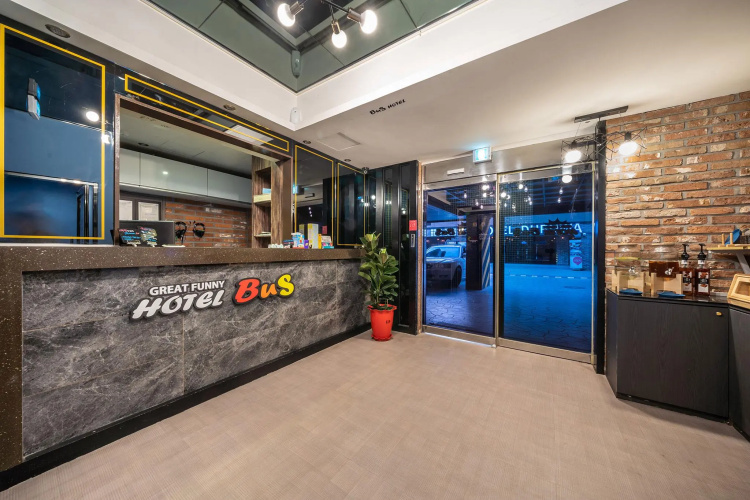 Bus Hotel