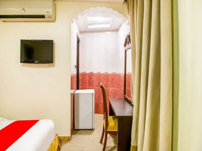 OYO 525 Rose Plaza1