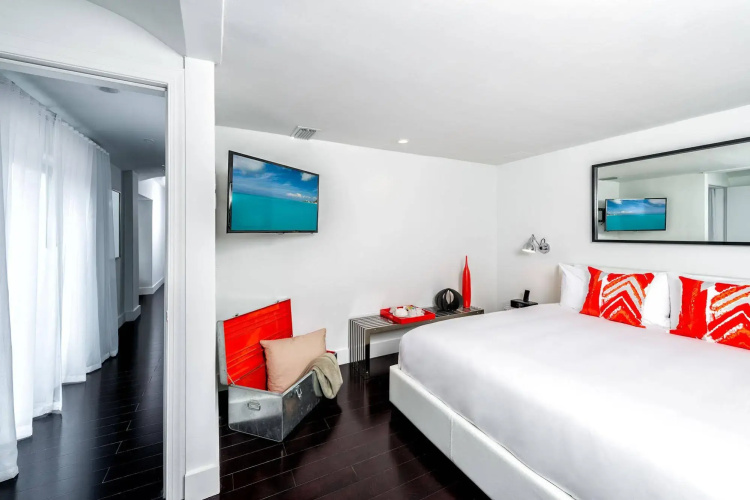 Dolce by Wyndham Miami Beach