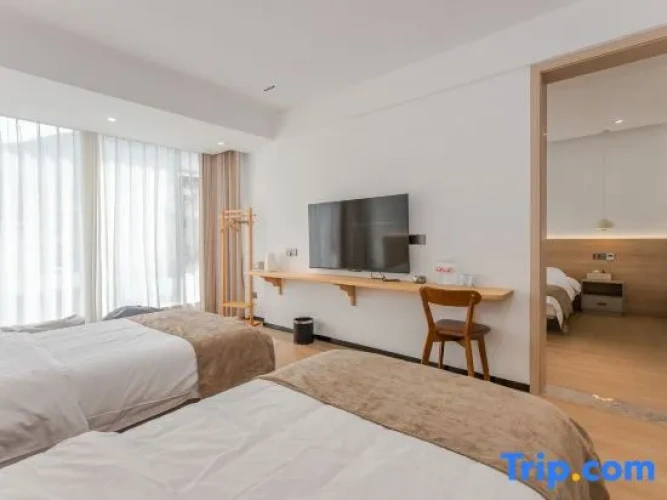 Economy Suite