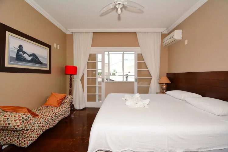 Casa com Piscina Morro das Pedras