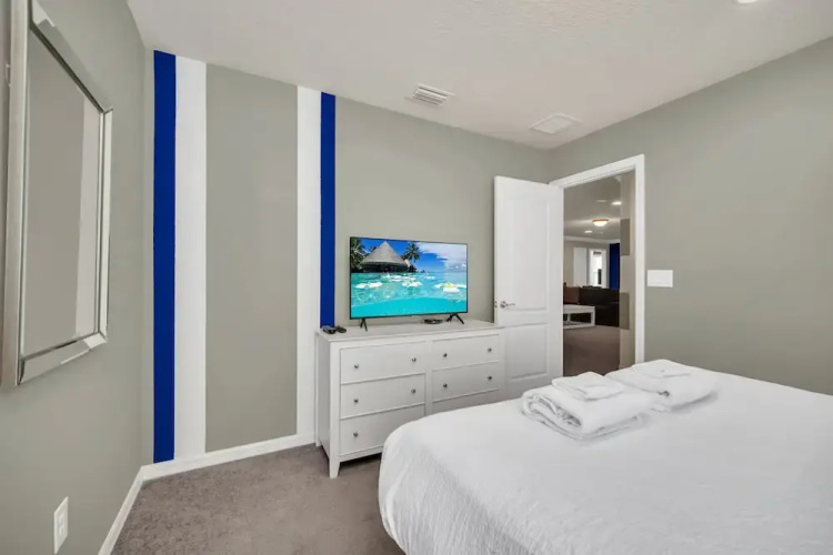 Luxury MultiFamily Gem ~ Mins to Disney ~ Pool/Spa