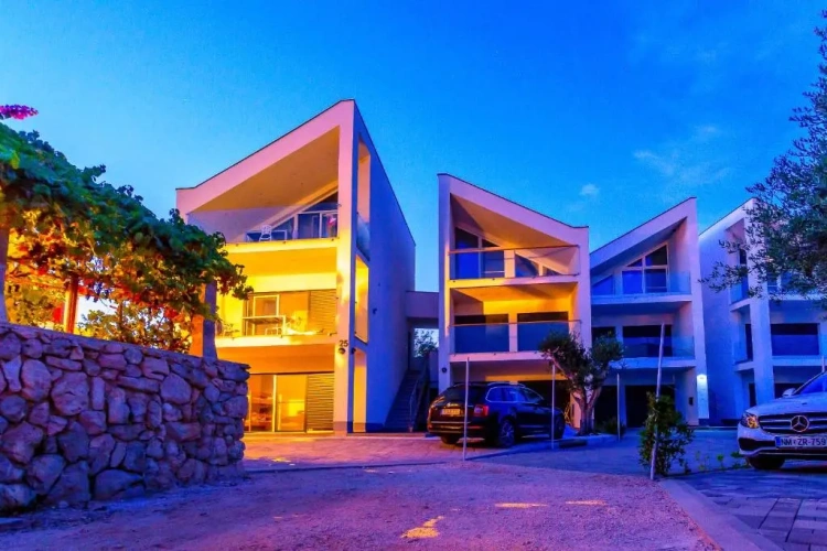 Apartment with sea view