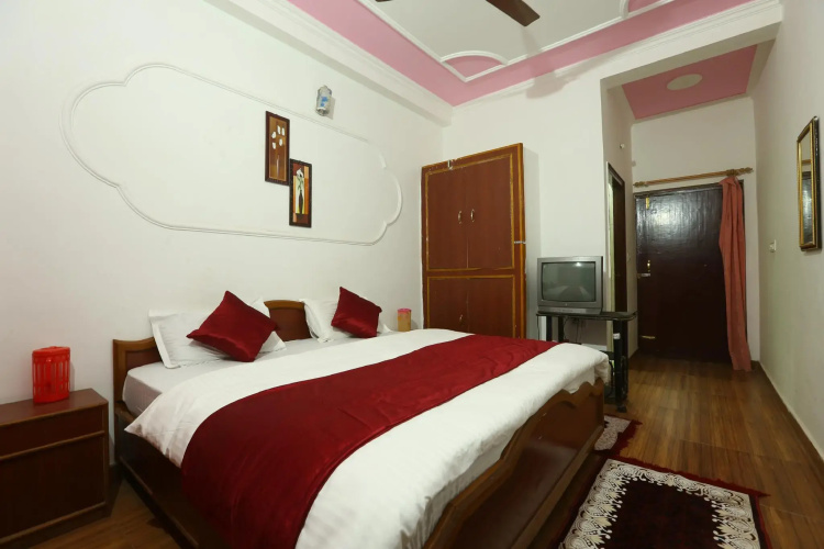 Raj Resort