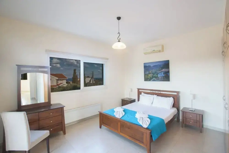3 Bedrooms Villa with garden view