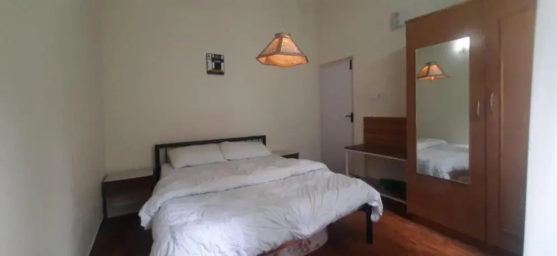 Economy room