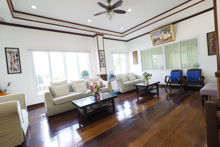 Sea Mountain Khanom Hotel