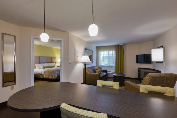 1 Bedroom Suite