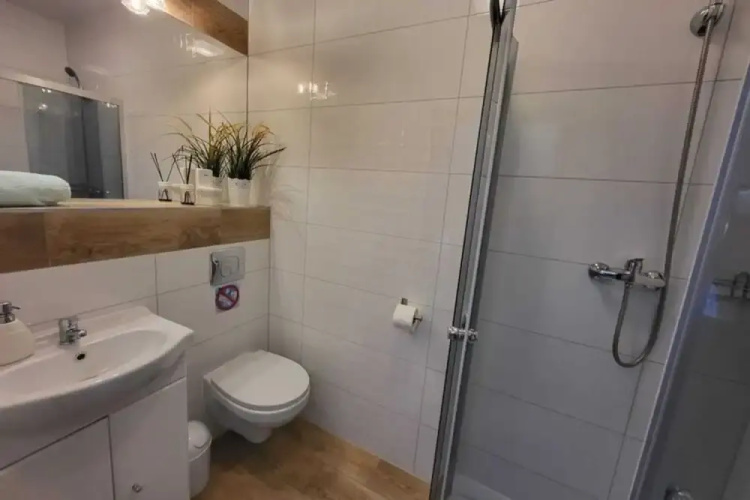 Comfortable Apartment, 5 Bedrooms, Summer Pool