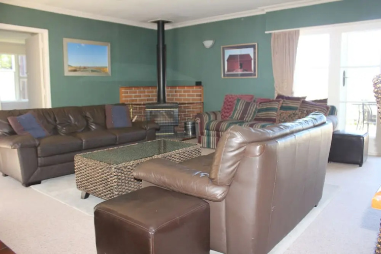 86 Conical Hill Road