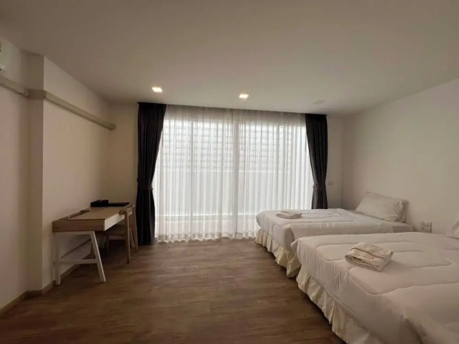 Standard Twin room with balcony