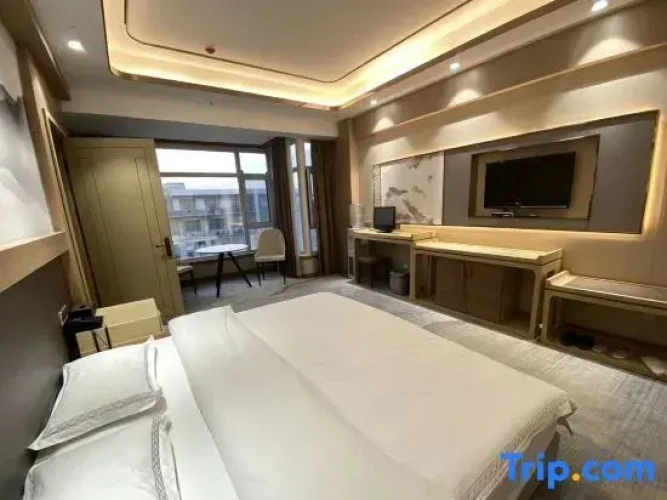 Deluxe Family Suite