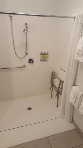 Holiday Inn Express And Suites Louisville Downtown photo 39
