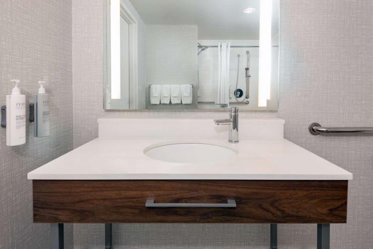 Hampton Inn & Suites Cleveland-Beachwood photo 10