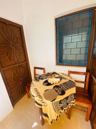 Bush House Nungwi