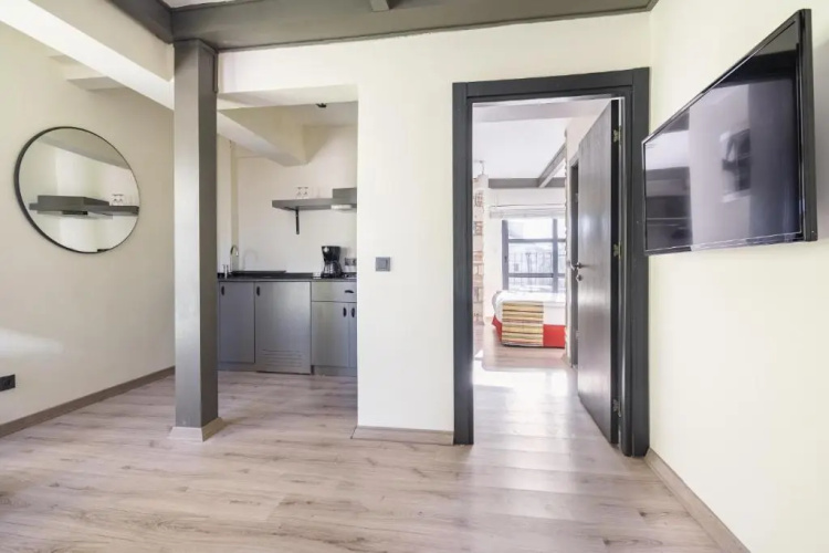 Delightful Flat Near Hadrian s Gate