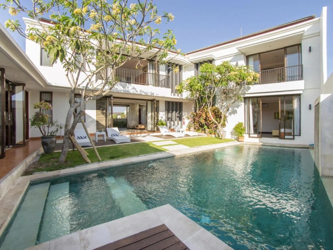 3 Bedrooms Sextuple Villa