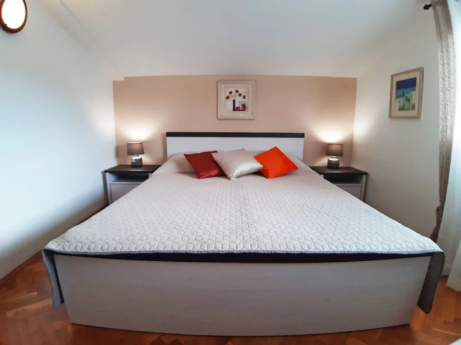 Apartments Zrinka