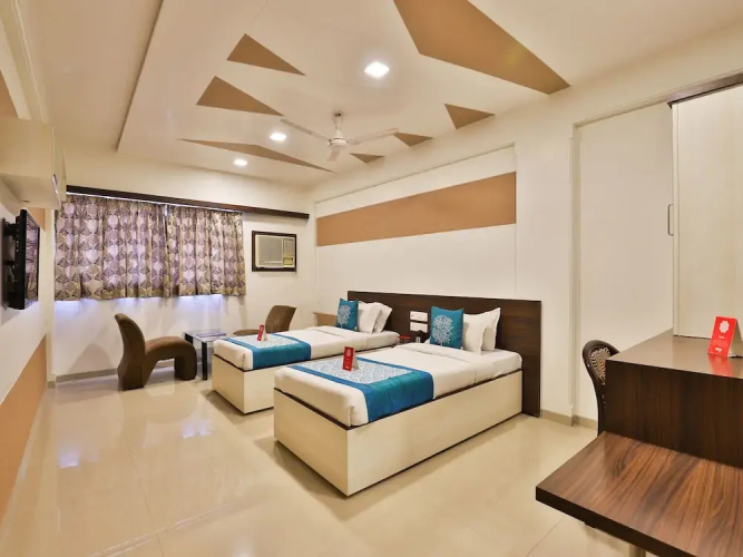 OYO 14235 Hotel Ostria