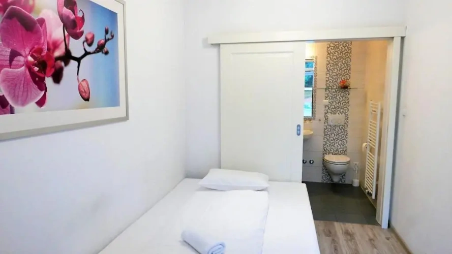 Standard Single room with view
