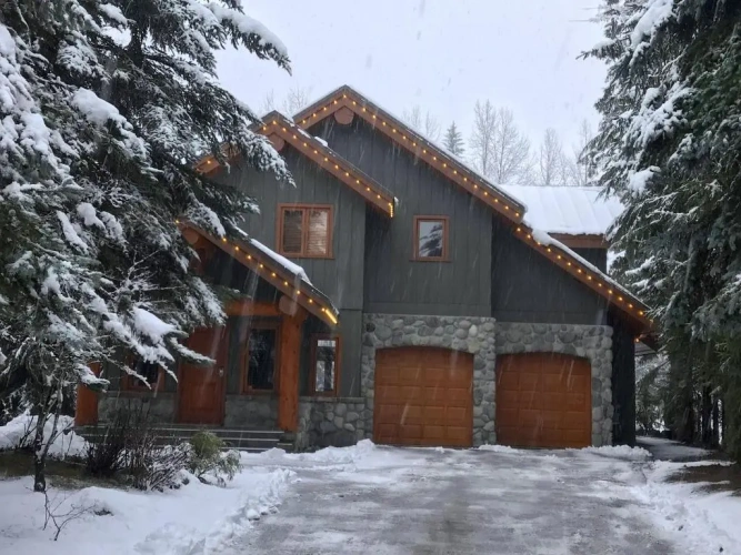 4 Bedrooms Cottage