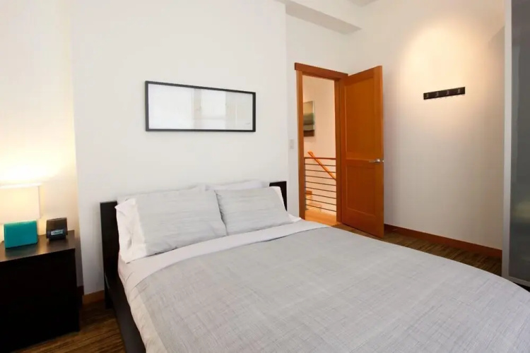 Bridge View Loft 3 Bedroom Condo by RedAwning