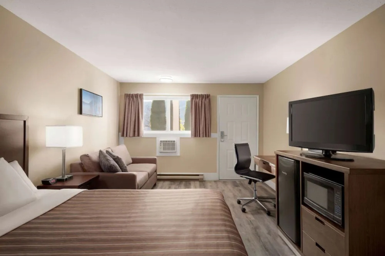 Travelodge Salmon Arm BC