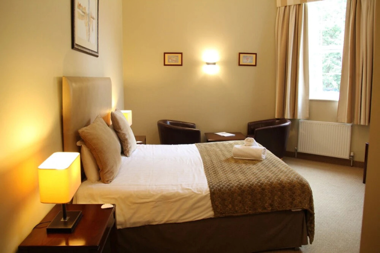 Oriel Hotel